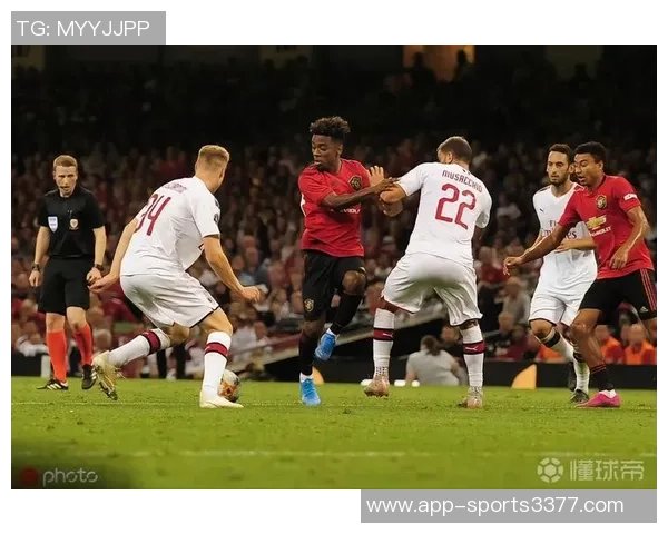 曼晚分析尼科挑战罗德里位置需理解与支持的复杂性